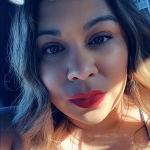 Meet your Posher, Ayme